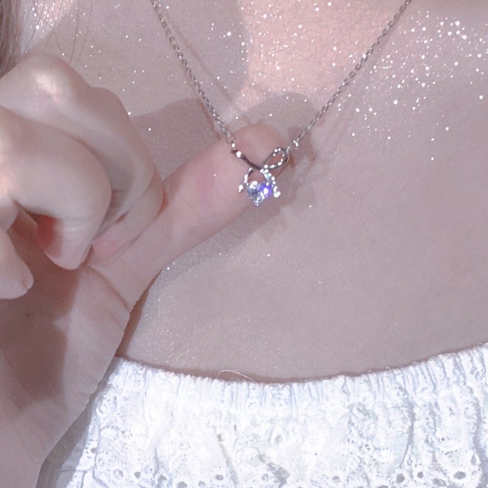 Bow Zircon Necklace - Picture 16 of 16